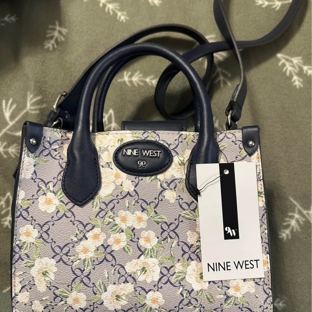 NWT Nine West Navy and White Floral Shoulder Bag